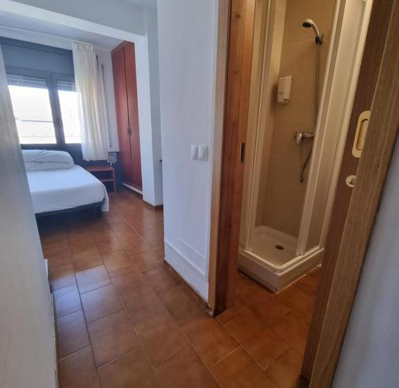 Standard Quadruple Room, Avanti