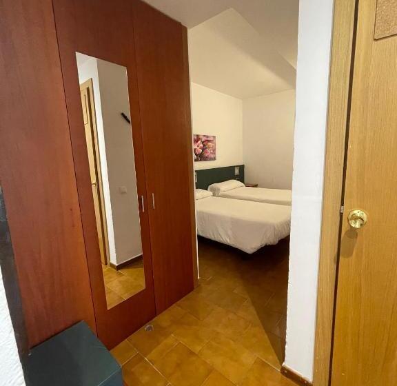 Standard Quadruple Room, Avanti