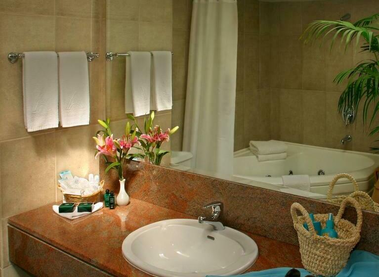 سوییت جونیور لوکس با چشم‌انداز دریا, Azia Resort & Spa
