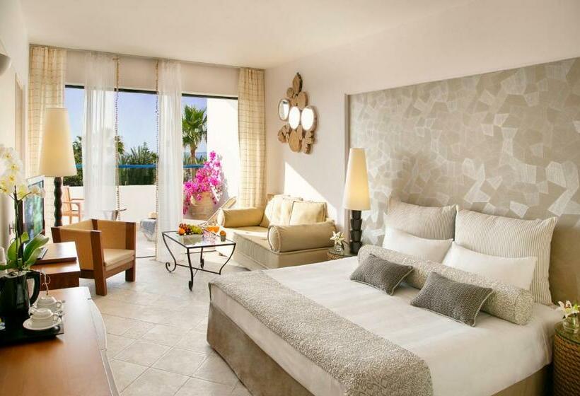 سوییت خانوادگی, Azia Resort & Spa