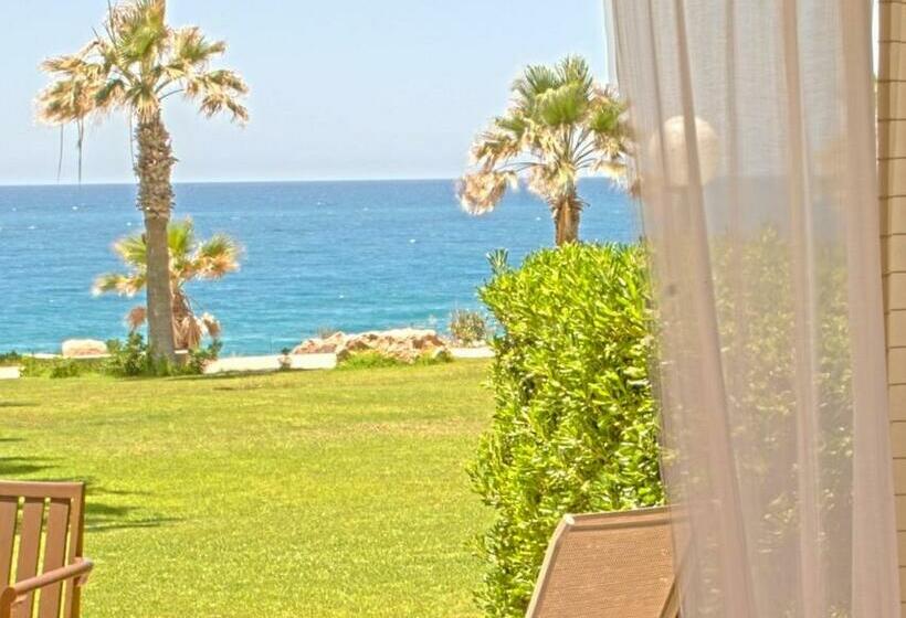 سوییت خانوادگی, Azia Resort & Spa