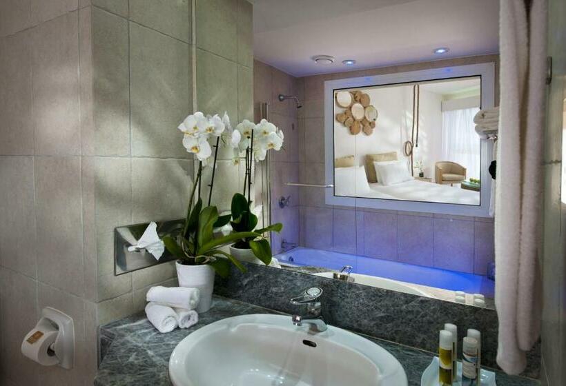 سوئیت جونیور خانوادگی, Azia Resort & Spa