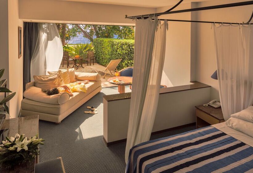 سوییت جونیور با چشم‌انداز دریا, Azia Resort & Spa