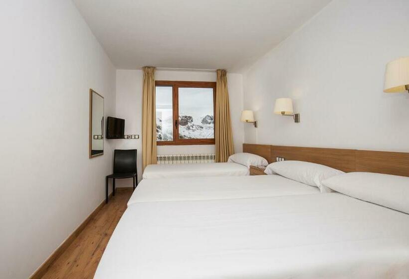 Standard Triple Room, Catalunya Ski