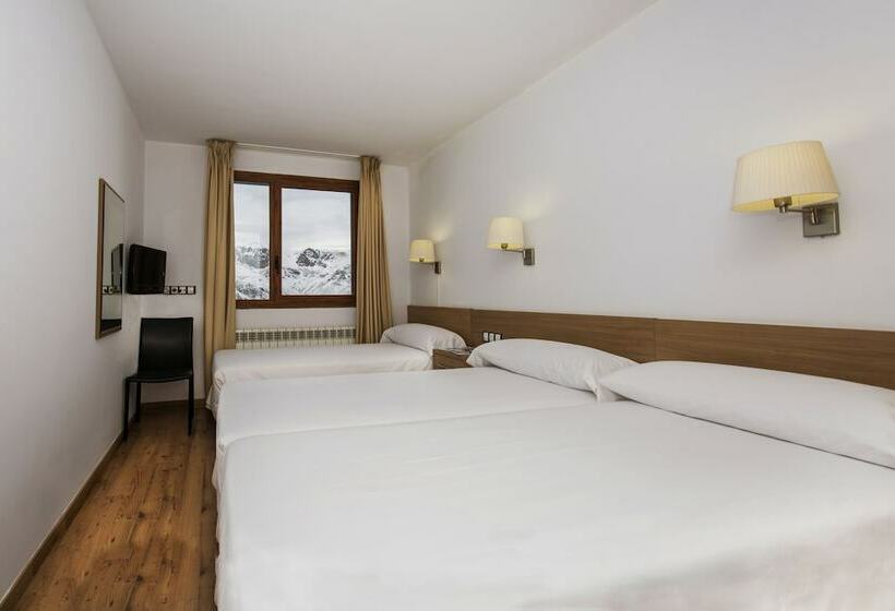 3-Bett-Standardzimmer, Catalunya Ski