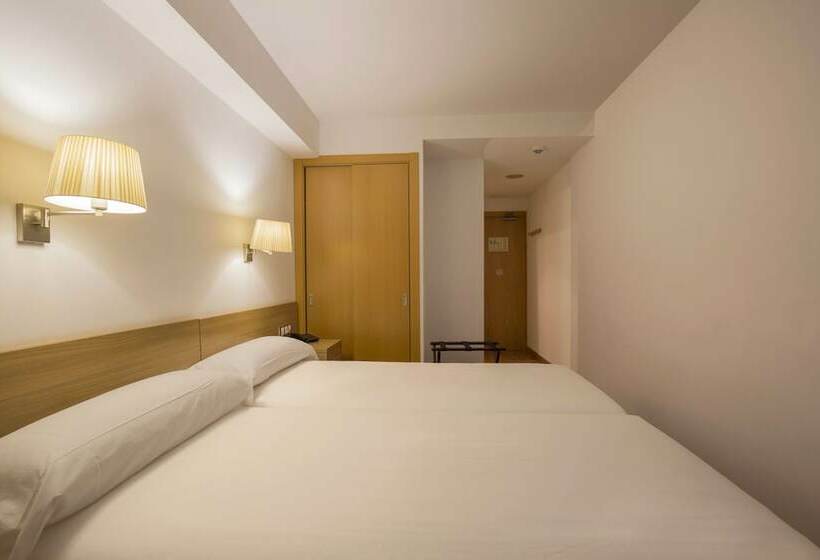 Standard Triple Room, Catalunya Ski