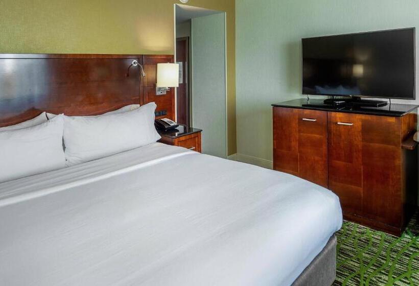اتاق کلاب, Marriott St. Louis West