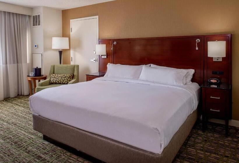 اتاق کلاب, Marriott St. Louis West