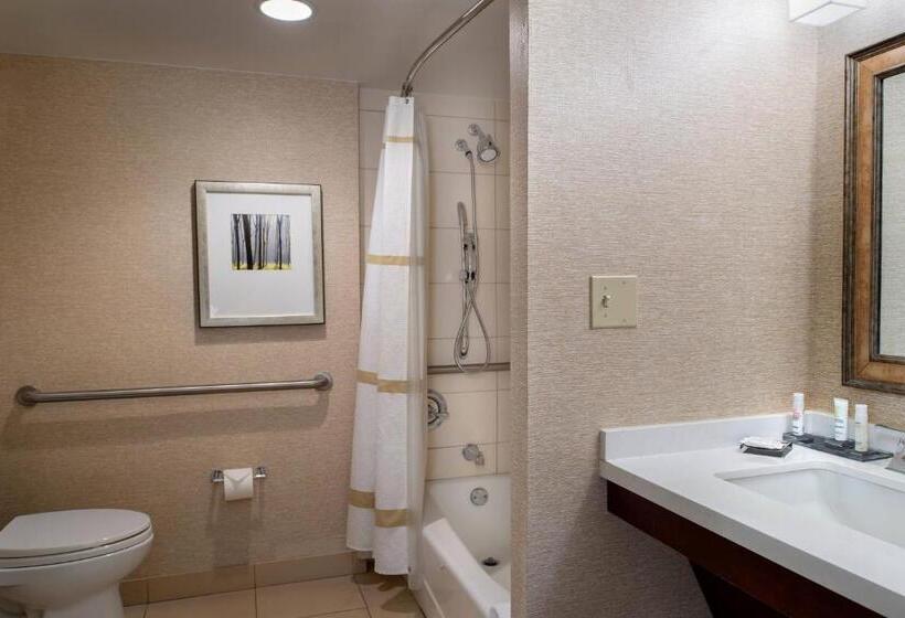 اتاق استاندارد با 2 تخت دوبل, Marriott St. Louis West