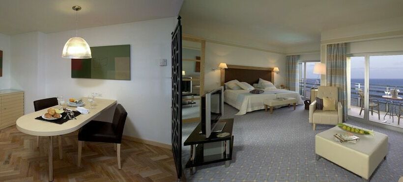 Quarto Familiar, Pestana Carlton Madeira Ocean Resort