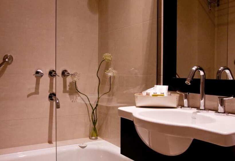 Estudio Superior, Ulises Recoleta Suites