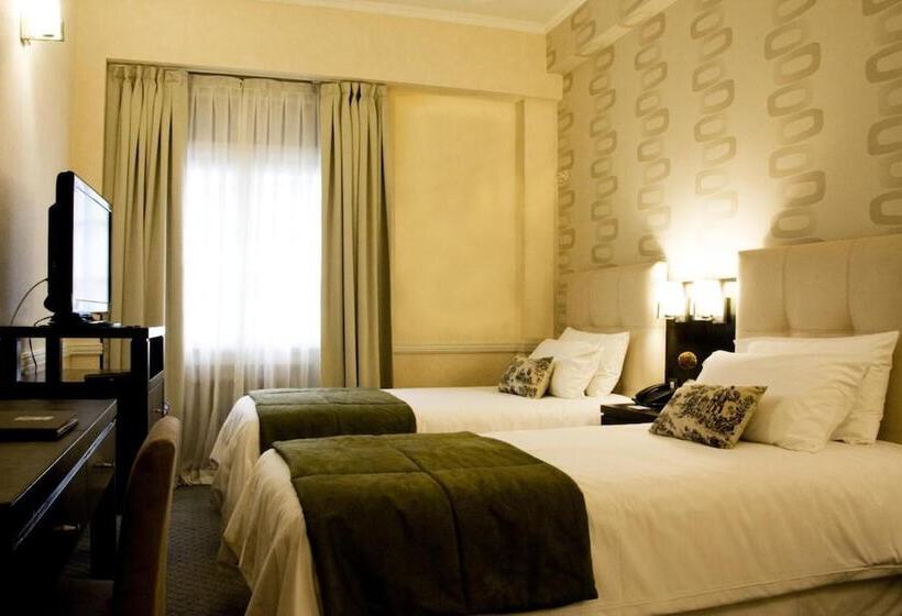 Estudio Superior, Ulises Recoleta Suites