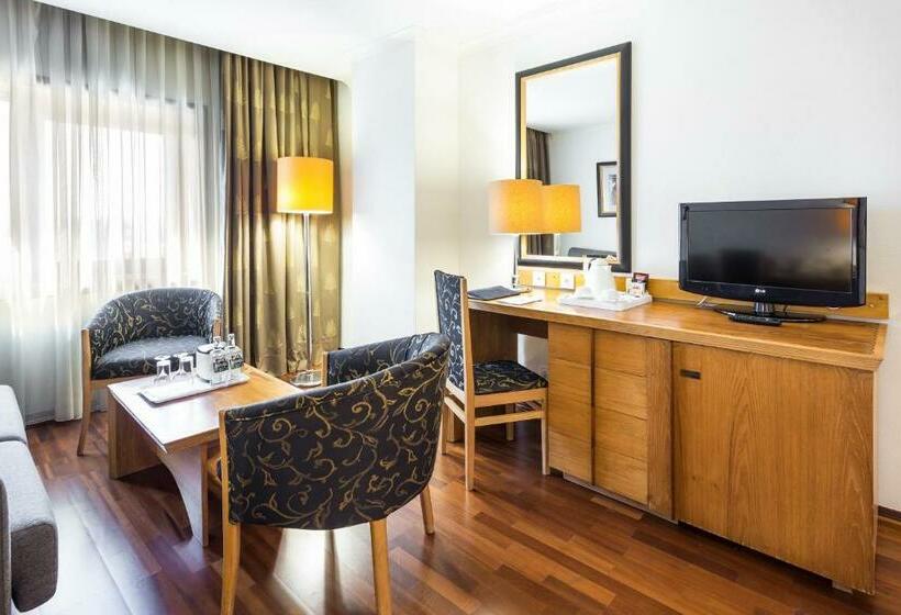 Quarto Familiar, Radisson Blu , Lisbon