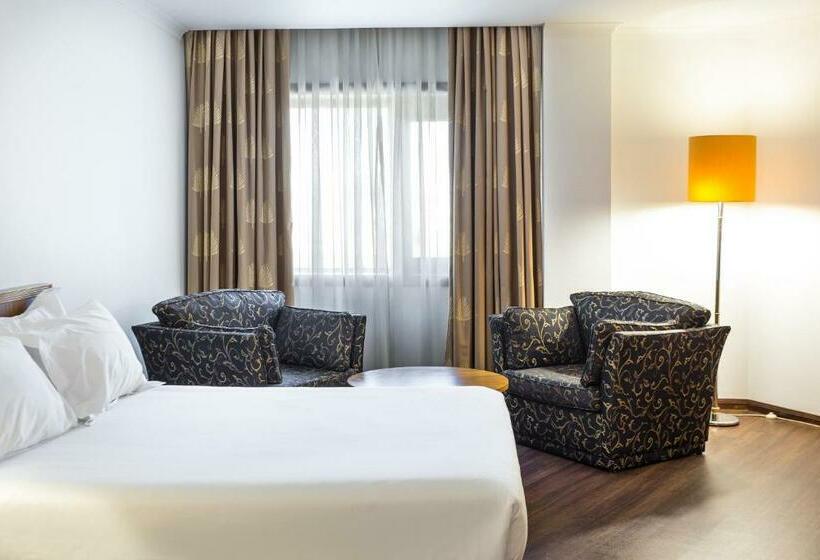 Suite Junior, Radisson Blu , Lisbon