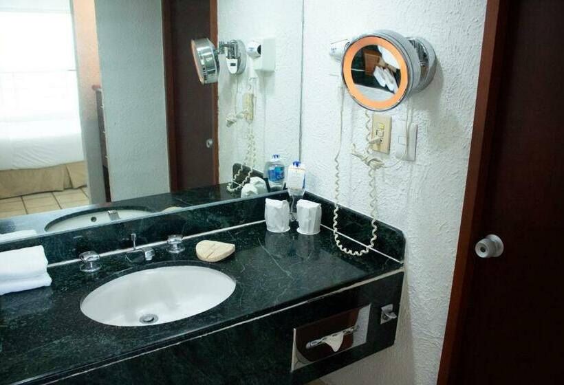 سوئیت با تخت بزرگ, Emporio Ixtapa   With Optional All Inclusive