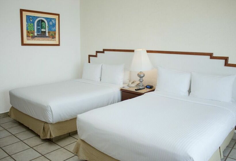 اتاق سوپریور با چشم‌انداز کوهستان, Emporio Ixtapa   With Optional All Inclusive