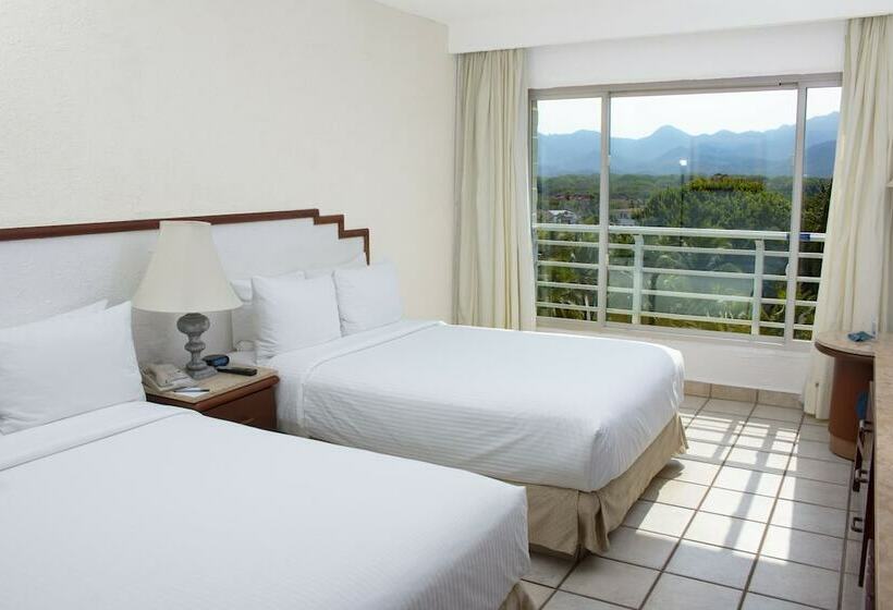 اتاق سوپریور با چشم‌انداز کوهستان, Emporio Ixtapa   With Optional All Inclusive