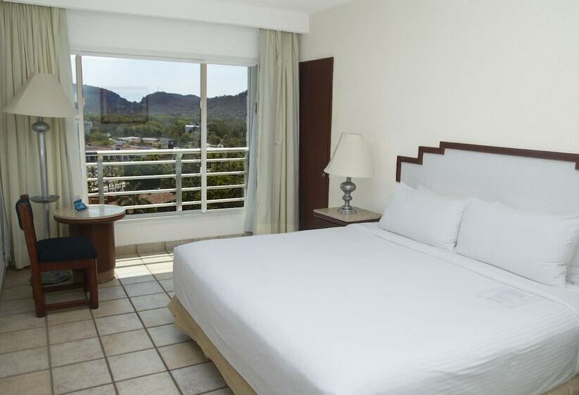 اتاق سوپریور با چشم‌انداز کوهستان, Emporio Ixtapa   With Optional All Inclusive