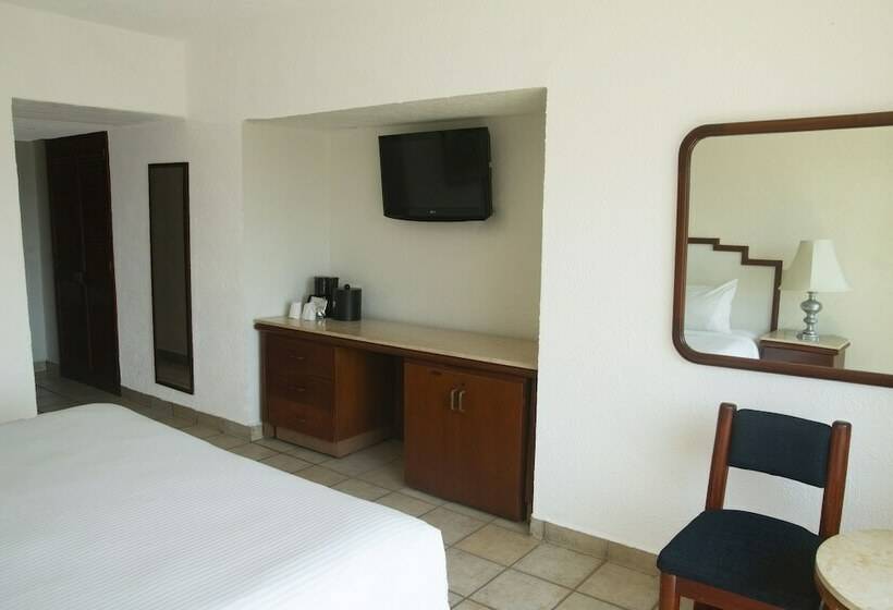 اتاق سوپریور با چشم‌انداز کوهستان, Emporio Ixtapa   With Optional All Inclusive