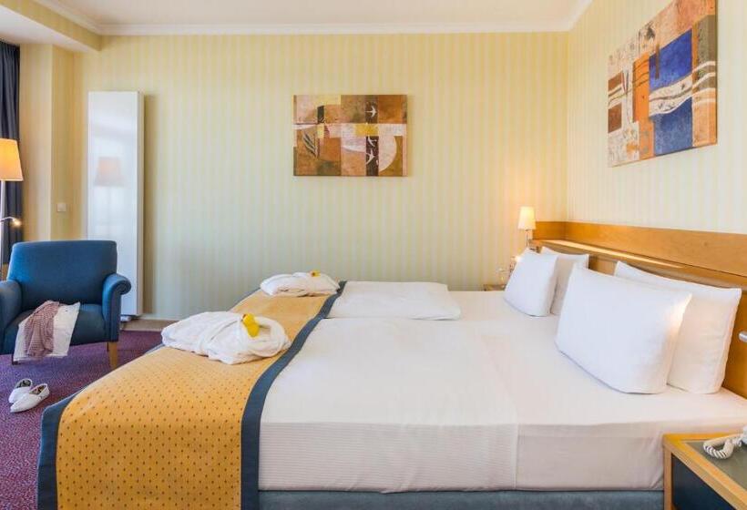 اتاق استاندارد, Strand Hotel Hübner