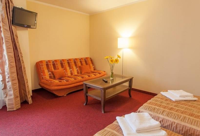 Standard Triple Room, Airinn Vilnius