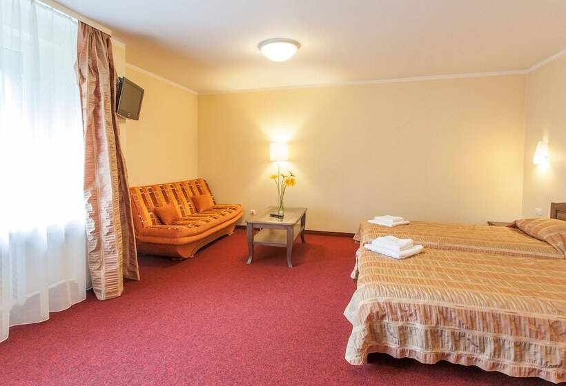 Standard Triple Room, Airinn Vilnius