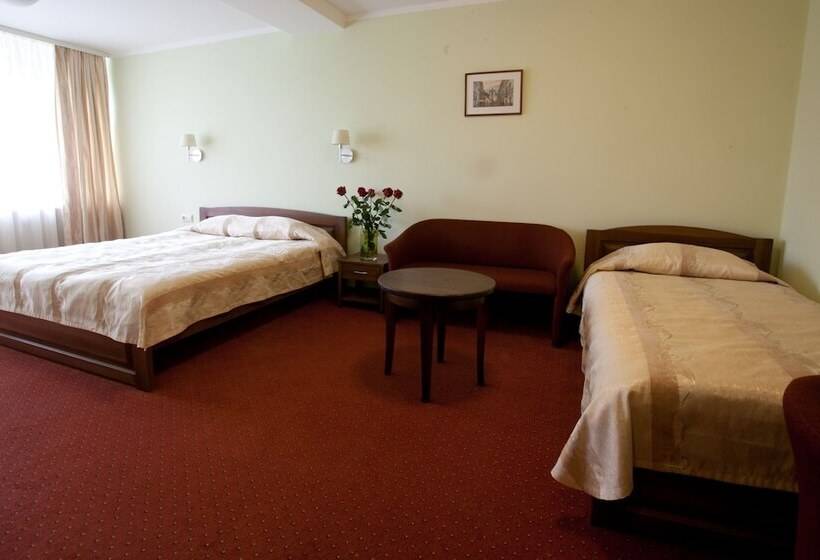 Comfort Triple Room, Airinn Vilnius