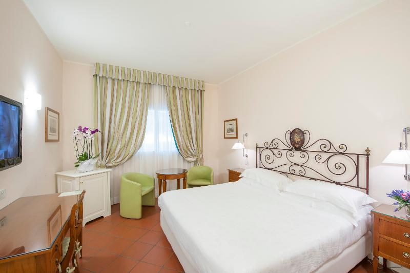 اتاق استاندارد سه نفره, Airinn Vilnius