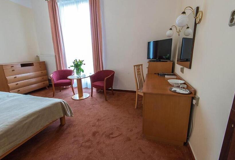 اتاق راحتی, Monti Spa