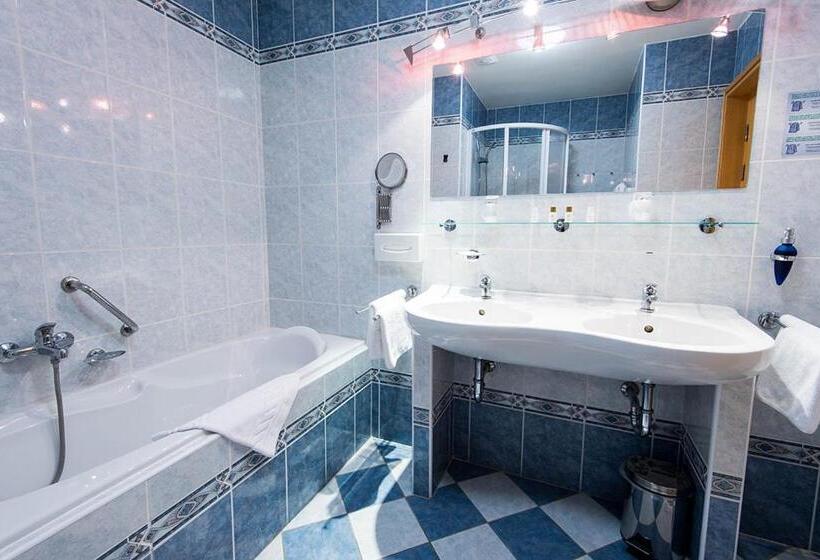 سوییت, Monti Spa