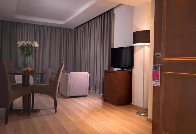سوئیت پرزیدنت, Rodon Hotel And Resort