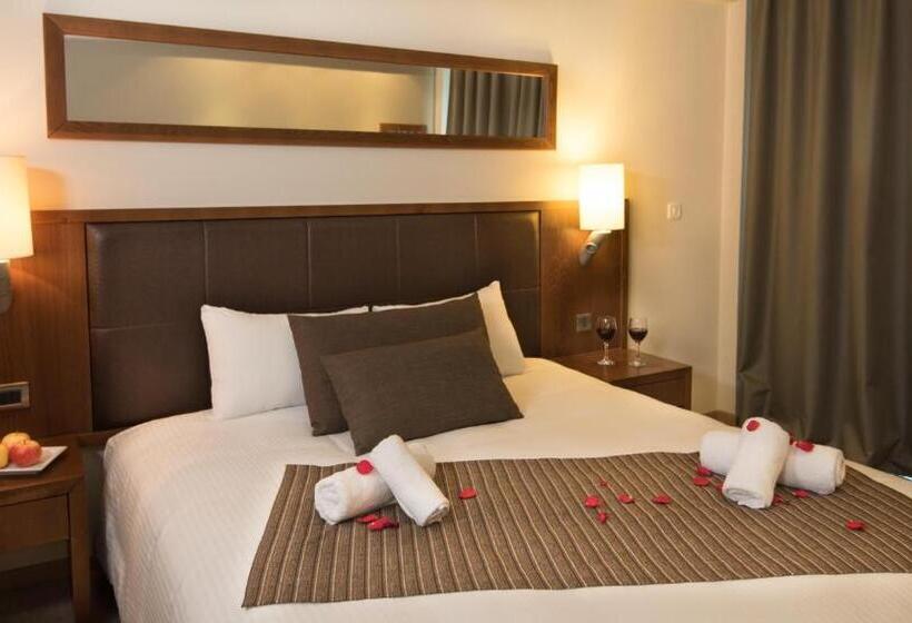 سوئیت پرزیدنت, Rodon Hotel And Resort