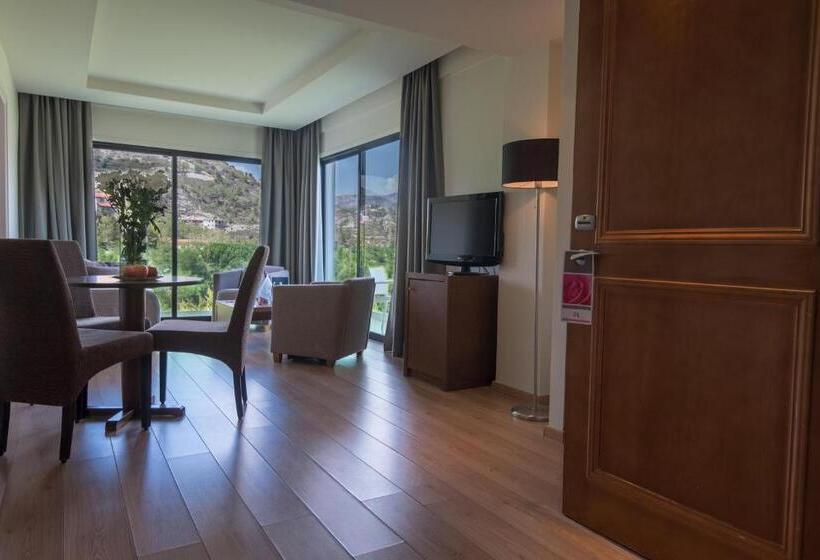 سوئیت پرزیدنت, Rodon Hotel And Resort