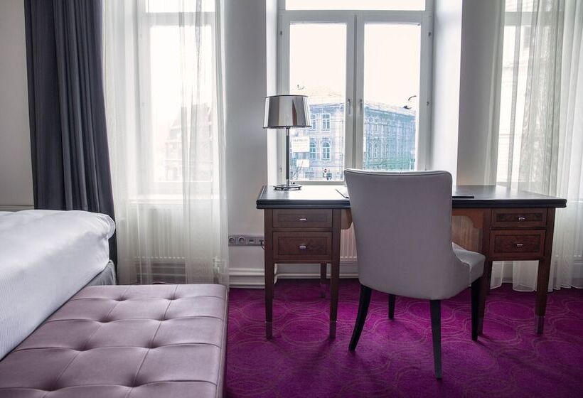 اتاق پرمیوم, Radisson Collection Astorija Hotel, Vilnius
