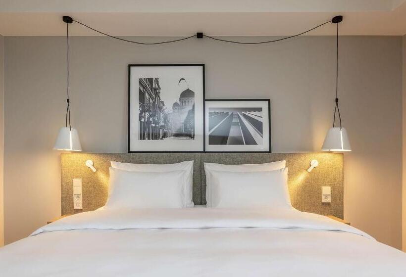 سوییت جونیور, Radisson Hotel Kaunas