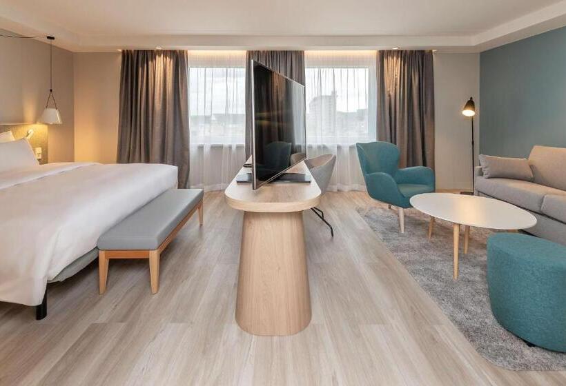 سوییت جونیور, Radisson Hotel Kaunas