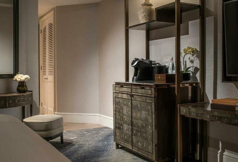 اتاق استاندارد با چشم‌انداز, Four Seasons Hotel Singapore