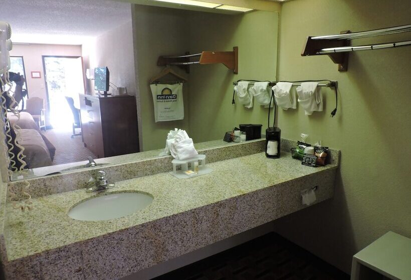 Suite, Days Inn By Wyndham Conoverhickory