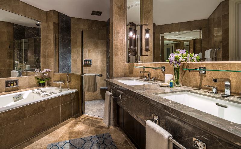 اتاق لوکس با تخت بزرگ, Four Seasons Hotel Singapore