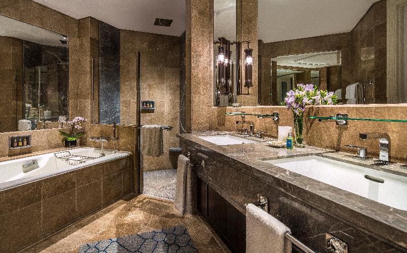 اتاق استاندارد با تخت بزرگ, Four Seasons Hotel Singapore