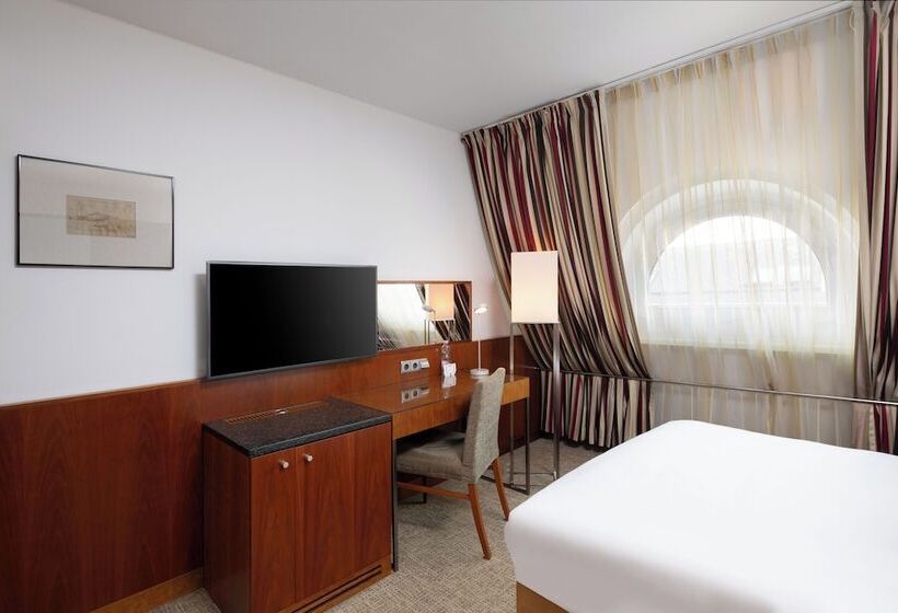 اتاق استاندارد, K+k Hotel Opera