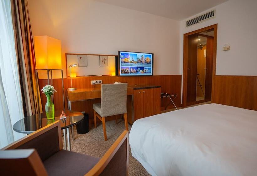 اتاق استاندارد, K+k Hotel Opera