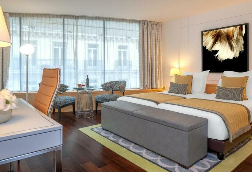 Superior Room, La Clef Tour Eiffel Paris By The Crest Collection