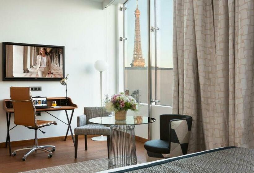 Chambre Supérieure, La Clef Tour Eiffel Paris By The Crest Collection