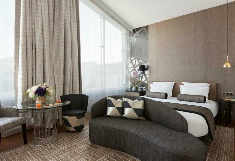 Superior Room, La Clef Tour Eiffel Paris By The Crest Collection