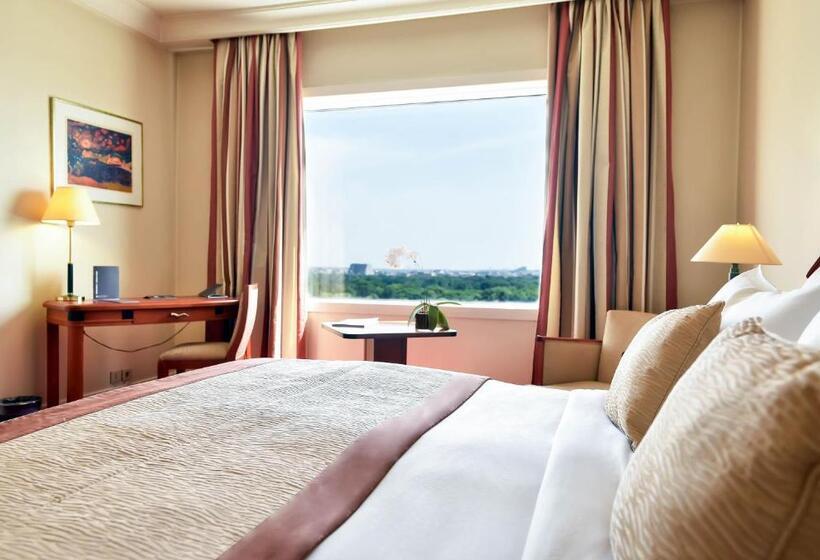 Deluxe Room, Pullman Bucharest World Trade Center