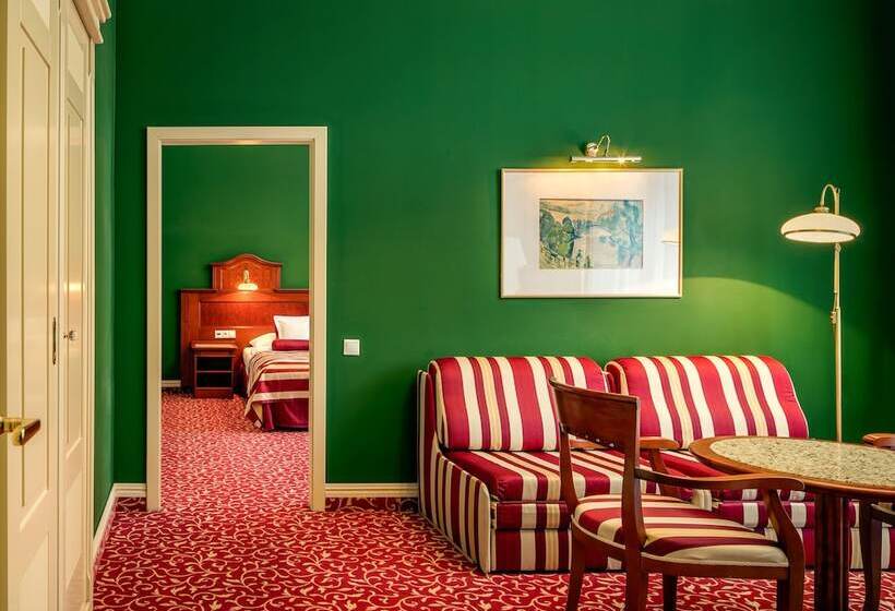 Juniorsvit, Spa Hotel Imperial