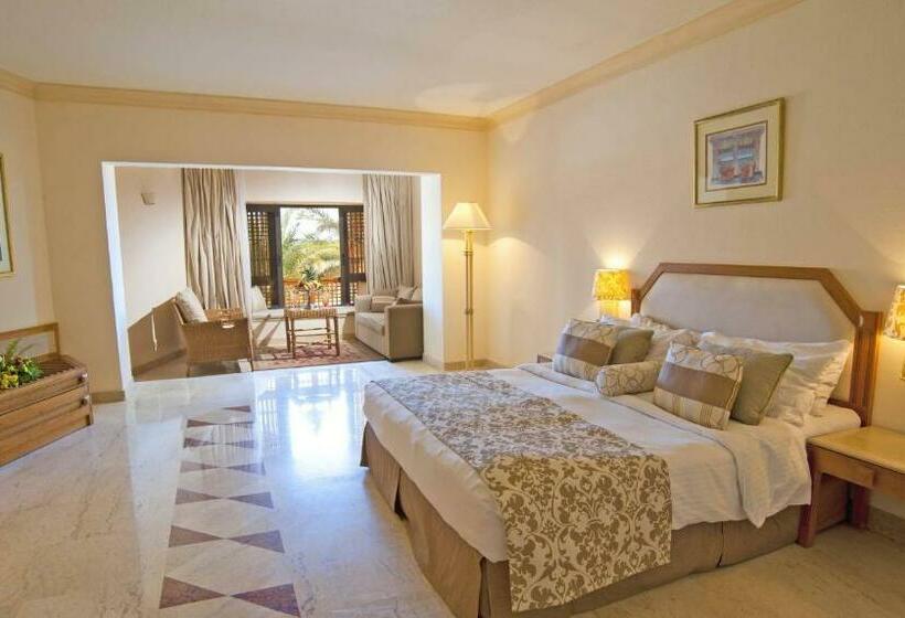 اتاق خانوادگی با چشم‌انداز جانبی دریا, Continental Hotel Hurghada