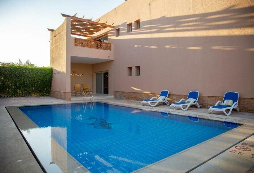 Villa 3 Chambres avec Piscine, Continental  Hurghada