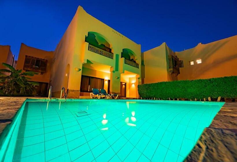 Villa 3 Camere da Lettoe con Piscina, Continental  Hurghada